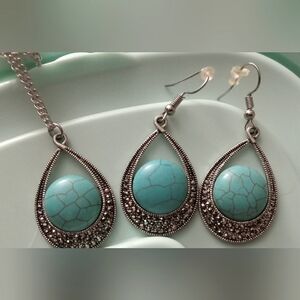 Turquoise Earring & Pendant Set